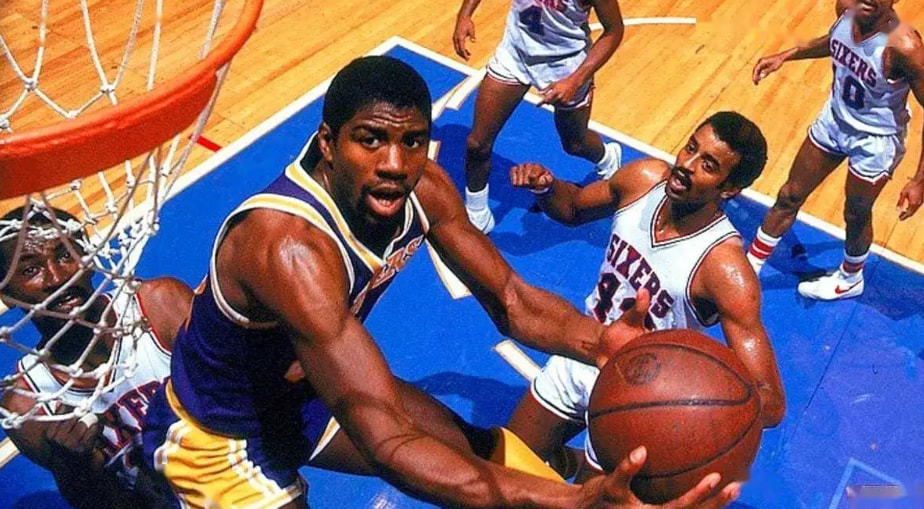 表现更具说 表现更具说