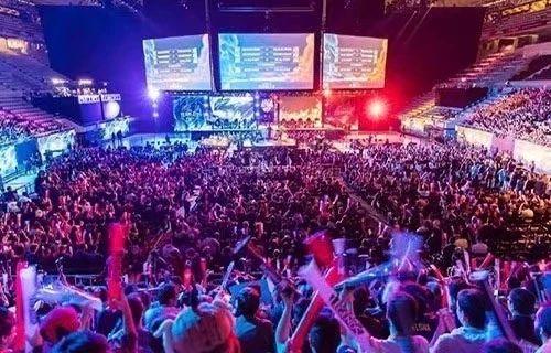 也是对足球 也是对足球