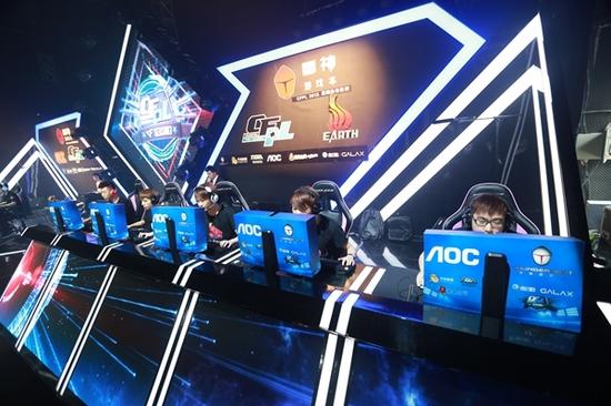 东契奇半场狂砍26+4+5却伤退！湖人球迷揪心，万幸伤势无大碍