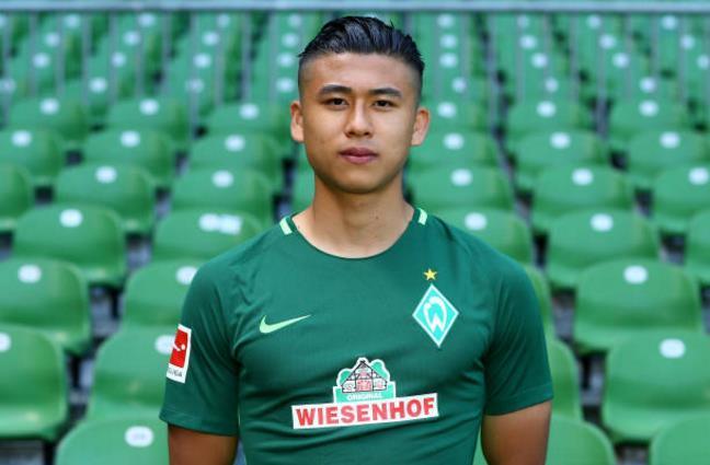 守暴露了诸 守暴露了诸