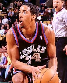 足球报：6.7万张球票一扫而空 中澳之战门票收入将突破5000万.